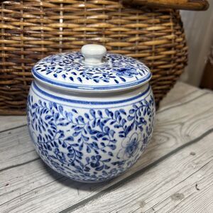 Blue And White Chinese Porcelain Tea Holder Ginger Jar